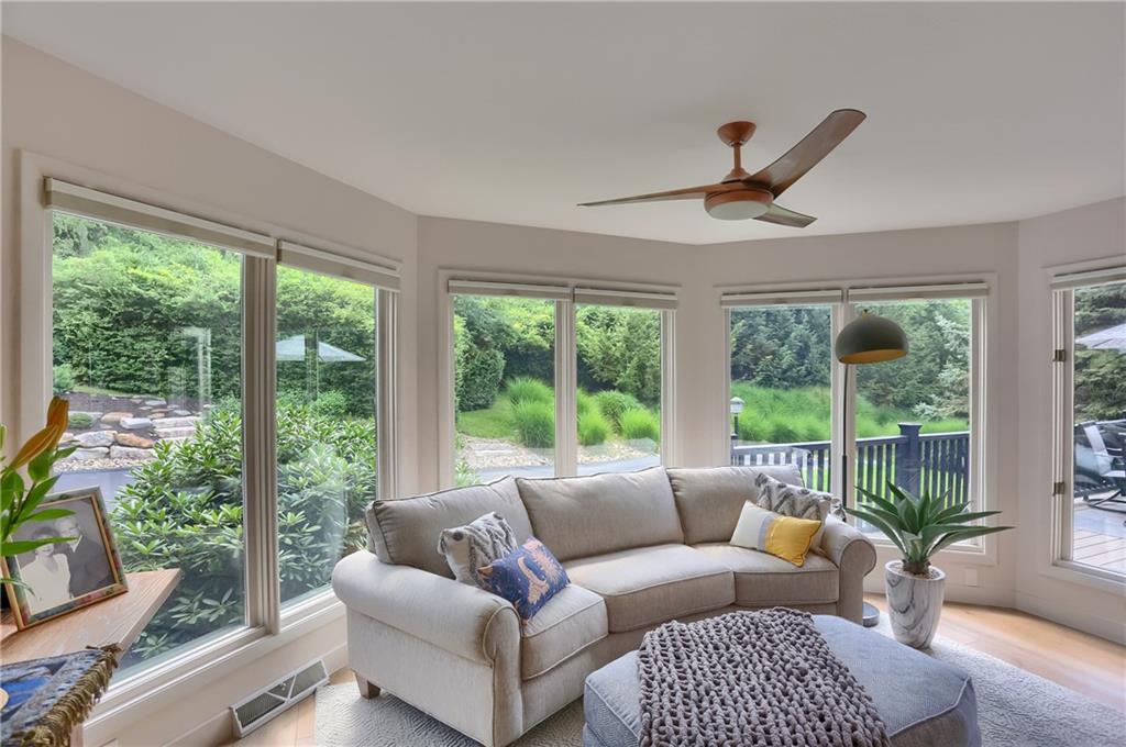 509 Sharon Road Moon Township, PA 15108 - Photo 5 of 50 Gallery Image 5