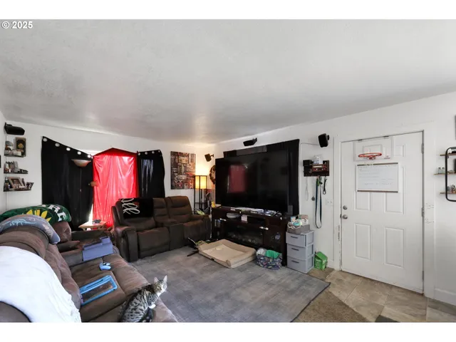 $370,000 | 3118 Richard Avenue, Eugene, OR 97402