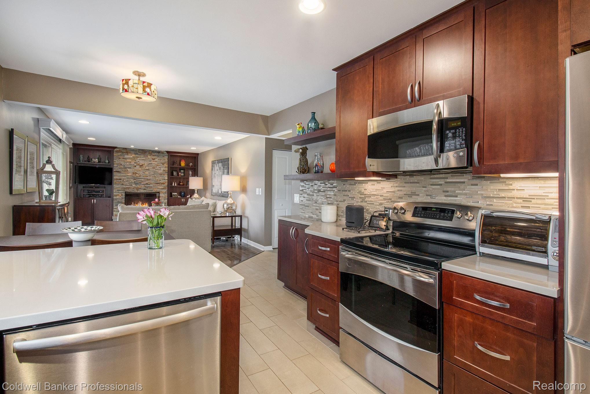 719 Fieldstone Drive Rochester, MI 48309 - Photo 13 of 40 Enjoy cooking in this beautiful kitchen!