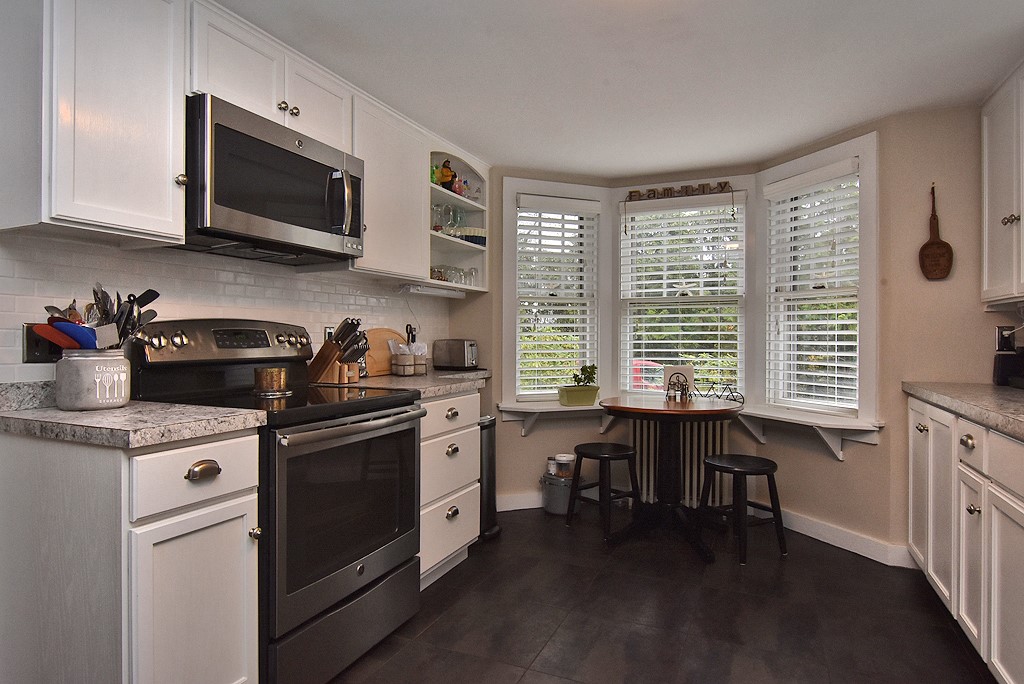 213 Post Road Westerly, RI 02891 - Photo 2 of 19