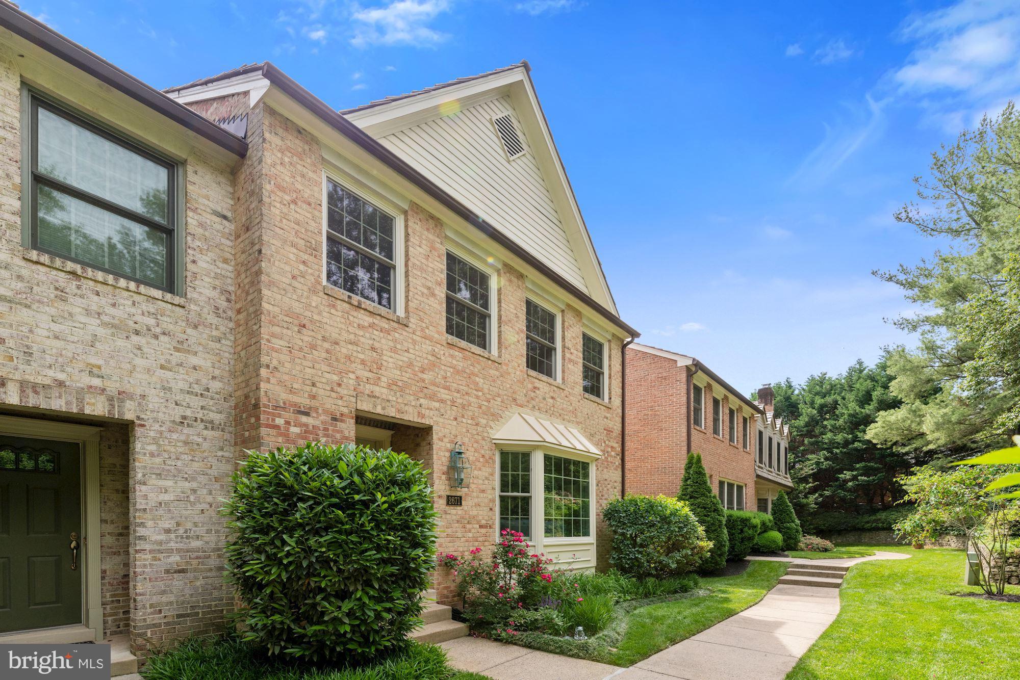 2671 Marcey Road Arlington, VA 22207 - Photo 3 of 38