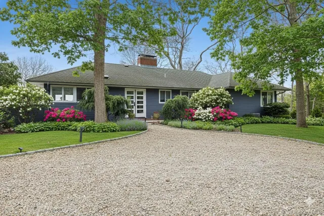 $2,700,000 | 68 Three Mi Hbr Hog Crk Highway, East Hampton, NY 11937