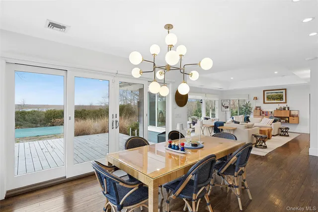 $2,700,000 | 68 Three Mi Hbr Hog Crk Highway, East Hampton, NY 11937