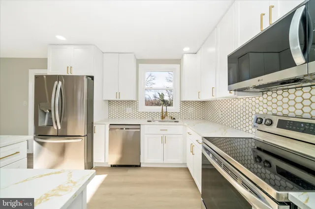 $3,200 | 7103 Loch Raven Road, Temple Hills, MD 20748