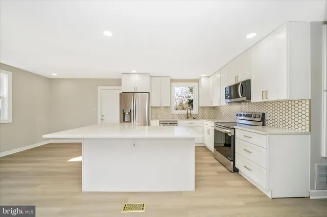 $3,200 | 7103 Loch Raven Road, Temple Hills, MD 20748