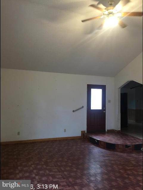 8712 Timothy Road Brandywine, MD 20613 - Photo 5 of 30 Living Room