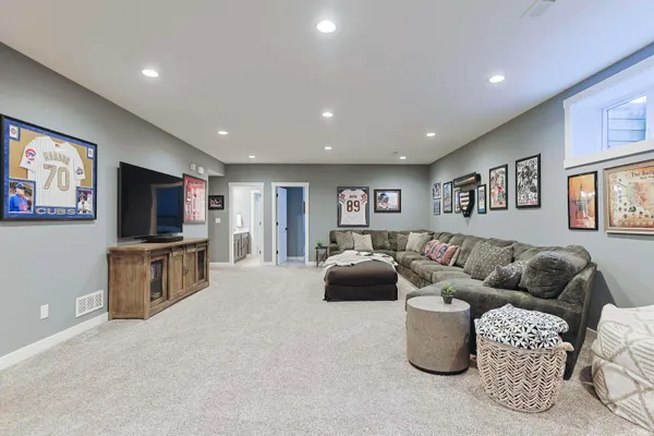 $689,900 | 709 West Shore Drive, Osceola, IN 46561