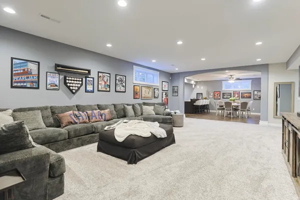 $689,900 | 709 West Shore Drive, Osceola, IN 46561