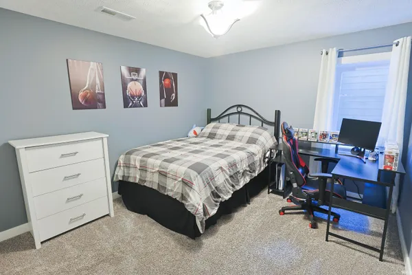 $689,900 | 709 West Shore Drive, Osceola, IN 46561