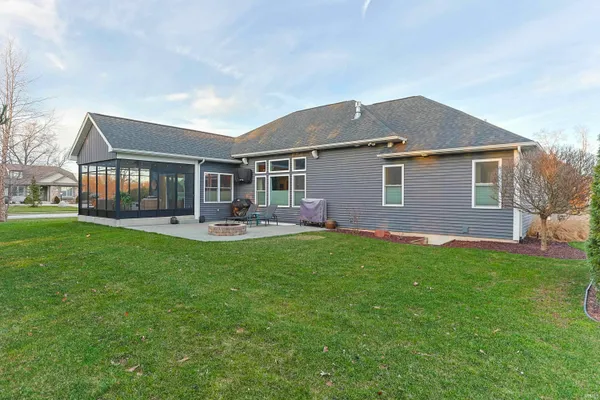$689,900 | 709 West Shore Drive, Osceola, IN 46561