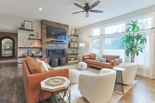 $689,900 | 709 West Shore Drive, Osceola, IN 46561