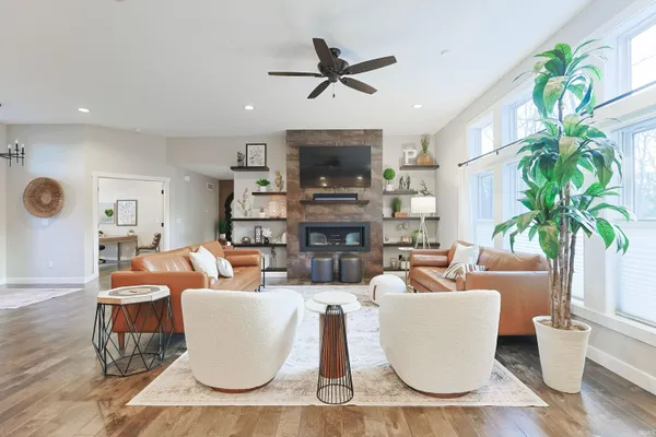 $689,900 | 709 West Shore Drive, Osceola, IN 46561