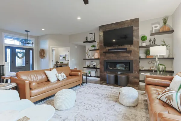 $689,900 | 709 West Shore Drive, Osceola, IN 46561