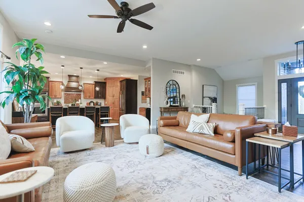 $689,900 | 709 West Shore Drive, Osceola, IN 46561