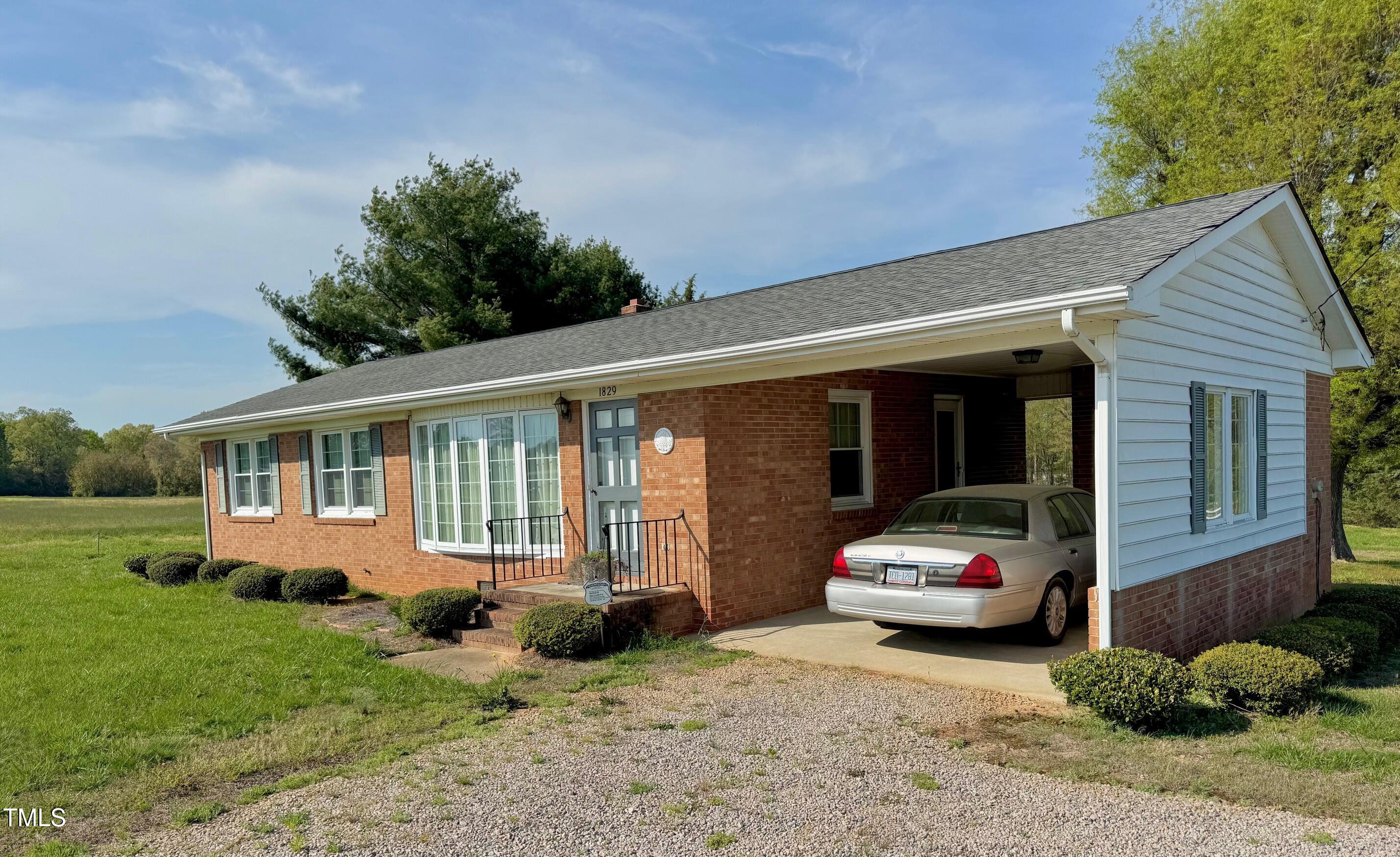 1829 Stewart Farm Road Henderson, NC 27537 - Photo 4 of 27 IMG_2194