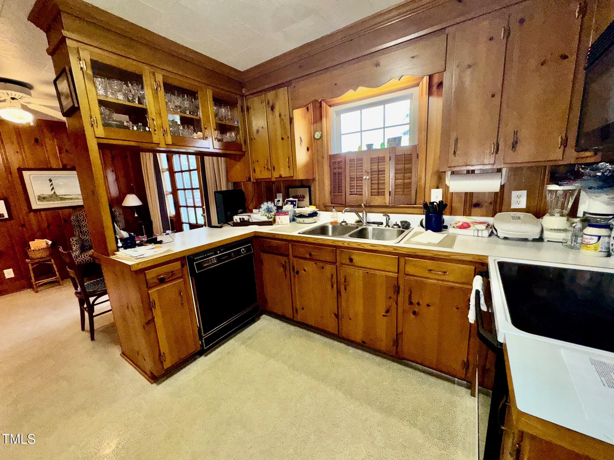 1829 Stewart Farm Road Henderson, NC 27537 - Photo 8 of 27 IMG_2491