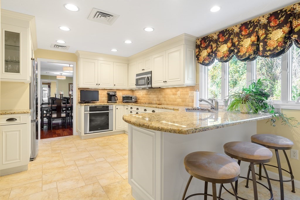 651 Belknap Road Framingham, MA 01701 - Photo 12 of 42 Gallery Image 12