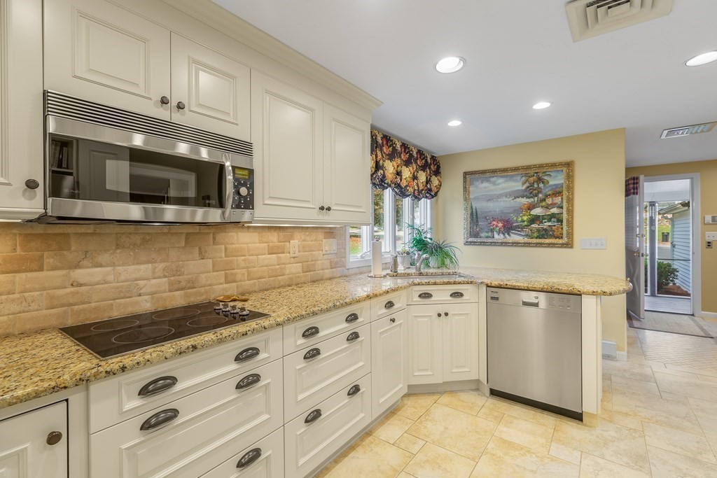 651 Belknap Road Framingham, MA 01701 - Photo 8 of 42 Gallery Image 8