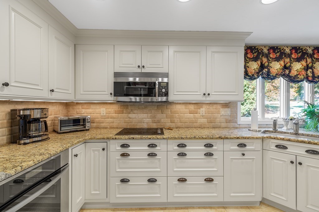 651 Belknap Road Framingham, MA 01701 - Photo 9 of 42 Gallery Image 9