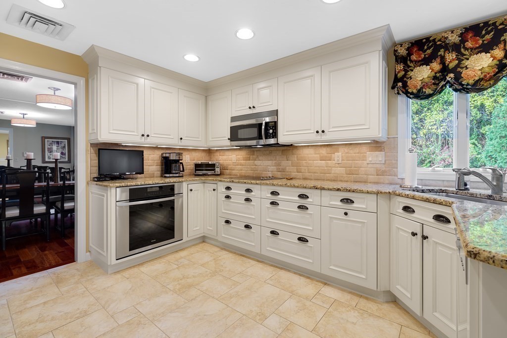 651 Belknap Road Framingham, MA 01701 - Photo 10 of 42 Gallery Image 10