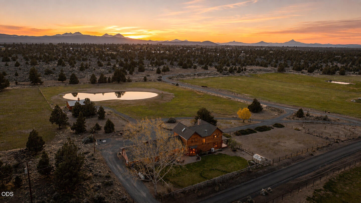 22311 McArdle Road Bend, OR 97702 - Photo 2 of 97 Gallery Image 2