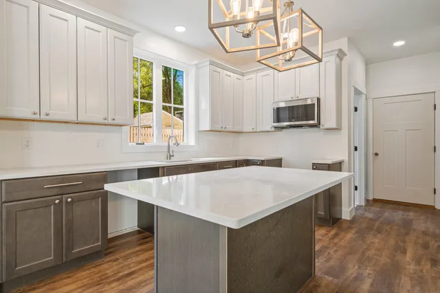 $460,000 | 29 Magnolia Lane, Unit 29, Gardiner, ME 04345