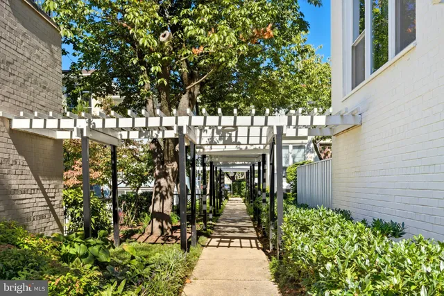 $725,000 | 237 G Street Southwest, Unit 120, Washington, DC 20024