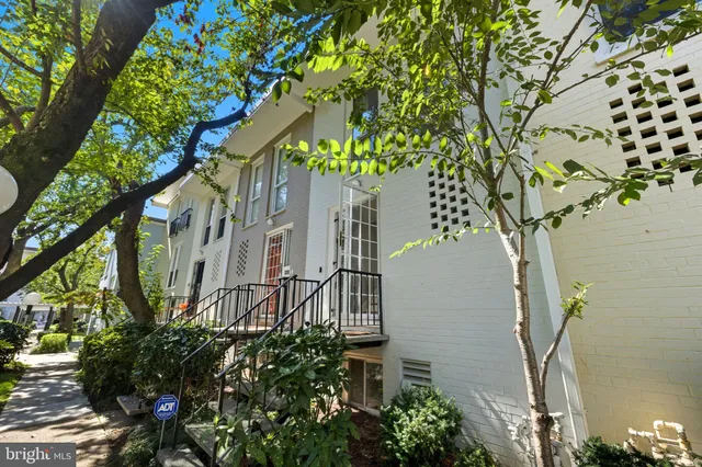 $725,000 | 237 G Street Southwest, Unit 120, Washington, DC 20024