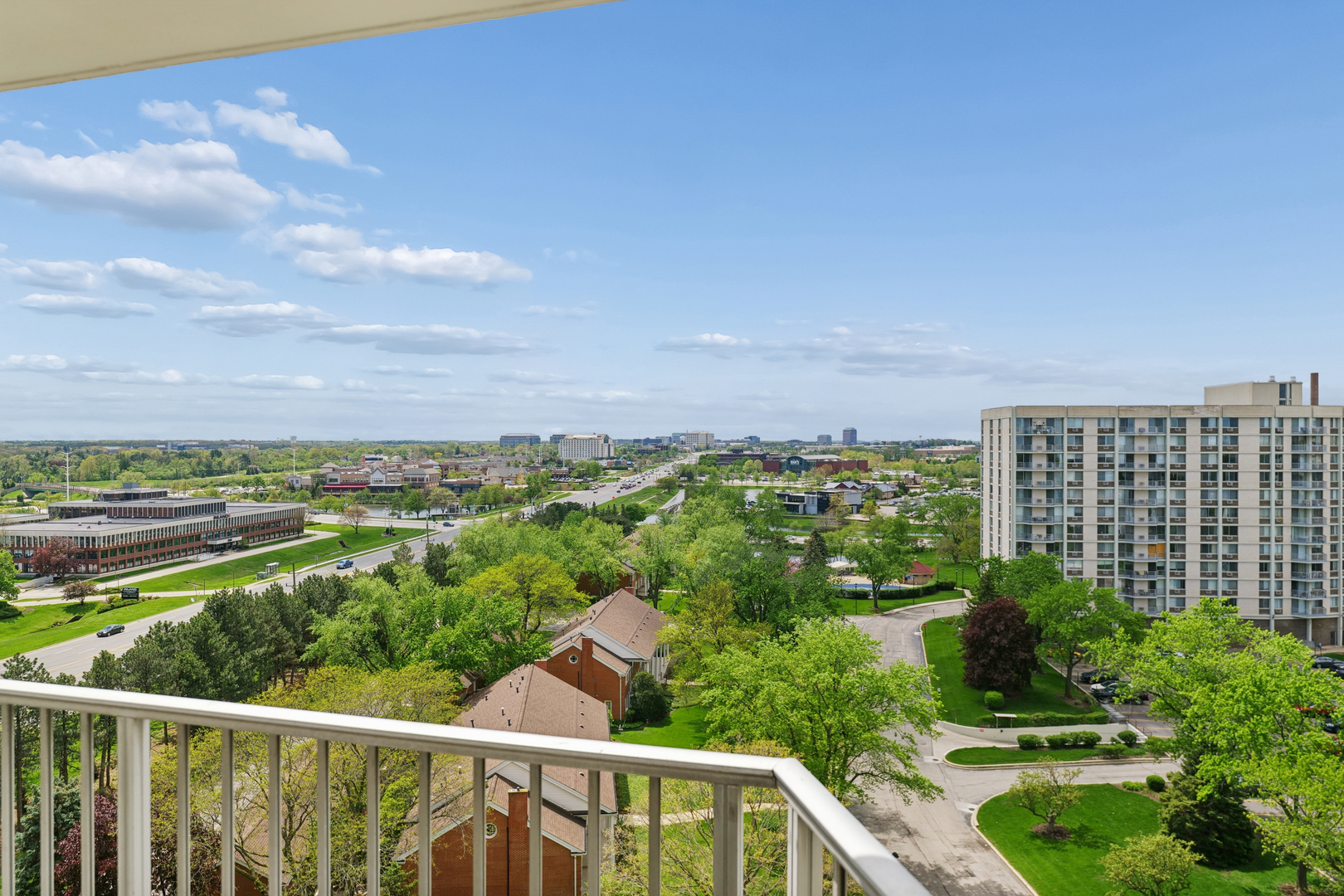 40 North Tower Road, Unit 11H Oak Brook, IL 60523 - Photo 15 of 24