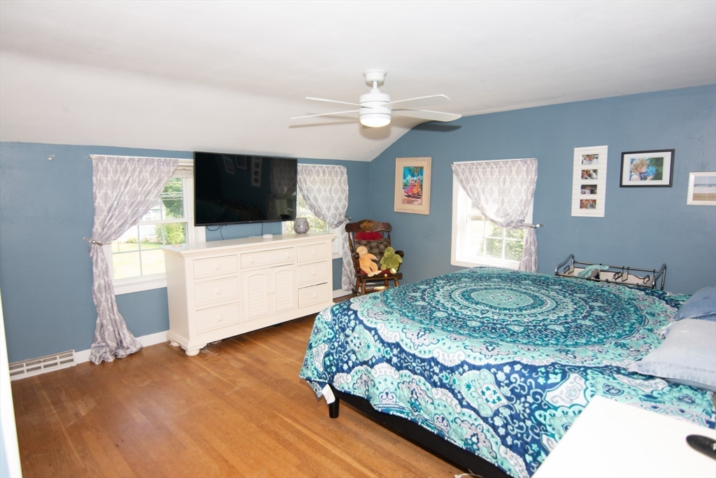 18 Amble Road Chelmsford, MA 01824 - Photo 16 of 42