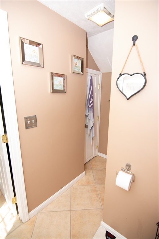 18 Amble Road Chelmsford, MA 01824 - Photo 26 of 42