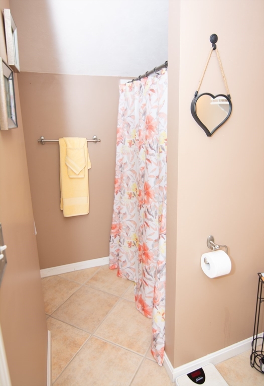 18 Amble Road Chelmsford, MA 01824 - Photo 6 of 42