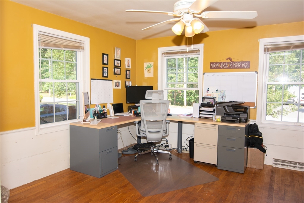 18 Amble Road Chelmsford, MA 01824 - Photo 9 of 42