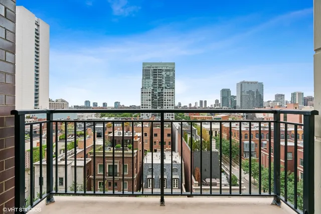 $2,600 | 451 West Huron Street, Unit 905, Chicago, IL 60654