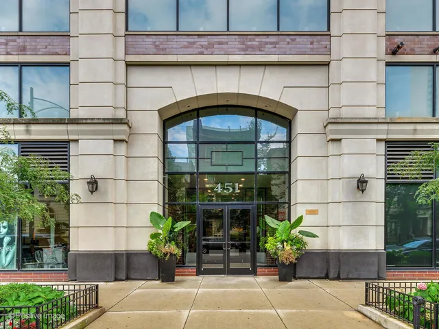 $2,600 | 451 West Huron Street, Unit 905, Chicago, IL 60654