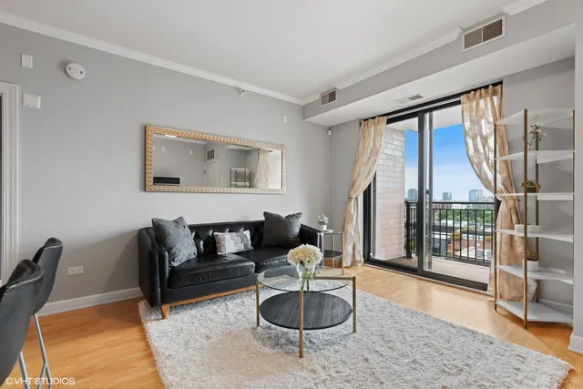 $2,600 | 451 West Huron Street, Unit 905, Chicago, IL 60654