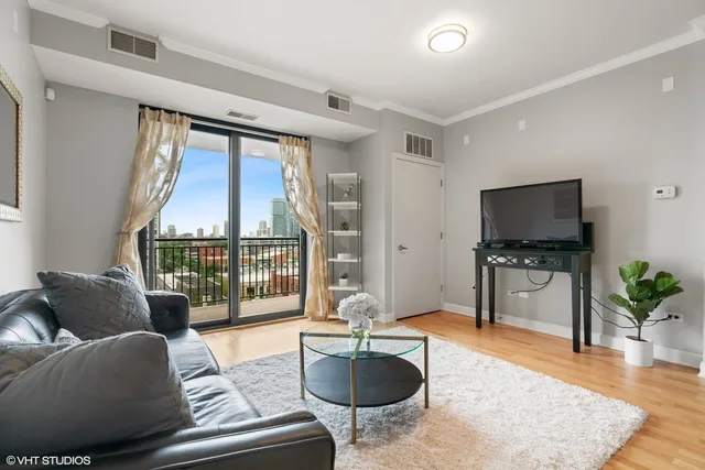 $2,600 | 451 West Huron Street, Unit 905, Chicago, IL 60654