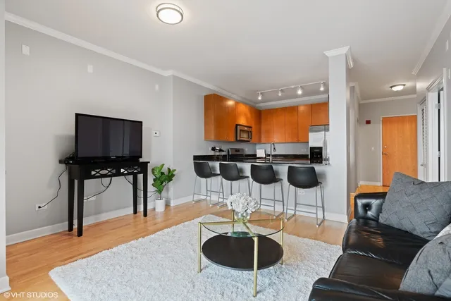 $2,600 | 451 West Huron Street, Unit 905, Chicago, IL 60654