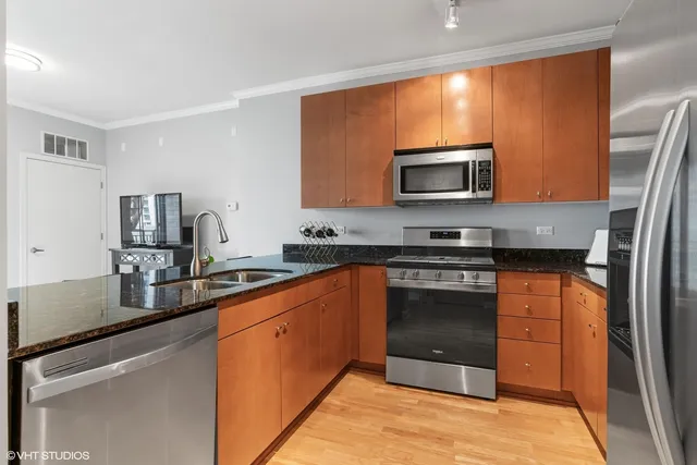 $2,600 | 451 West Huron Street, Unit 905, Chicago, IL 60654