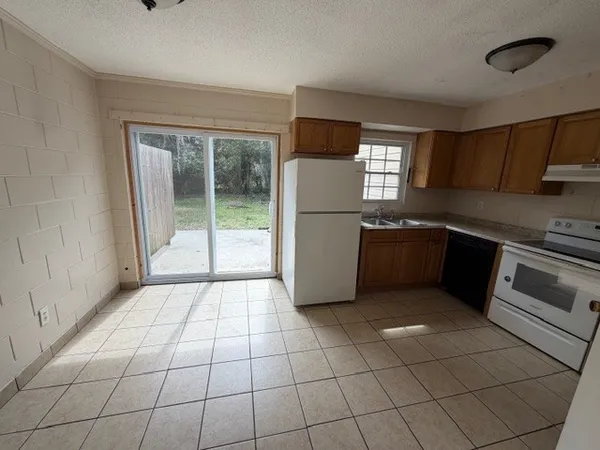 $1,325 | 502 Prince Street, Brunswick, GA 31520