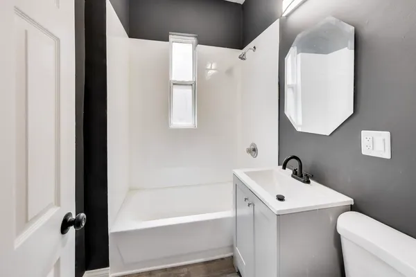 $679,900 | 4330 South Langley Avenue, Chicago, IL 60653
