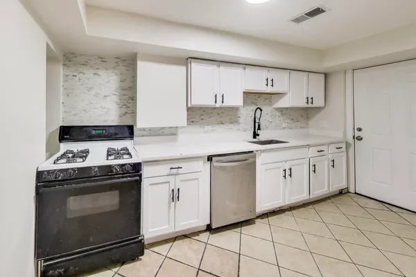$679,900 | 4330 South Langley Avenue, Chicago, IL 60653