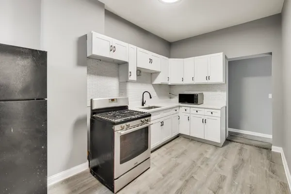 $679,900 | 4330 South Langley Avenue, Chicago, IL 60653