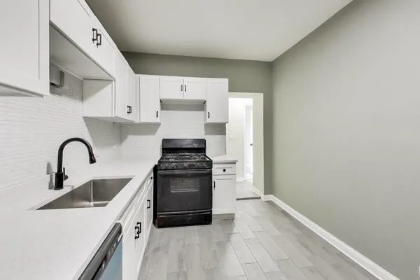$679,900 | 4330 South Langley Avenue, Chicago, IL 60653