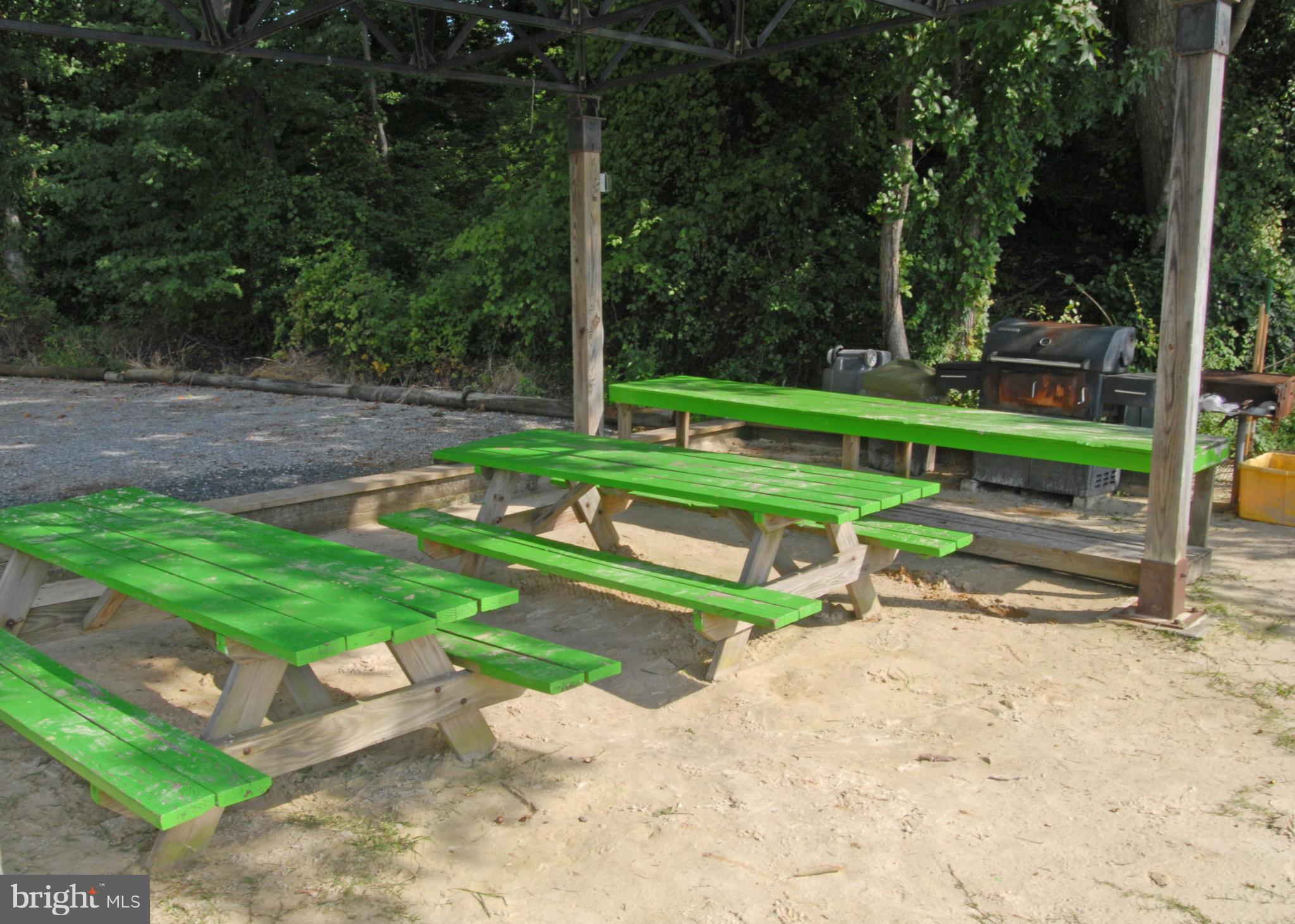 2994 Valley View Road Annapolis, MD 21401 - Photo 26 of 28 Community picnic area