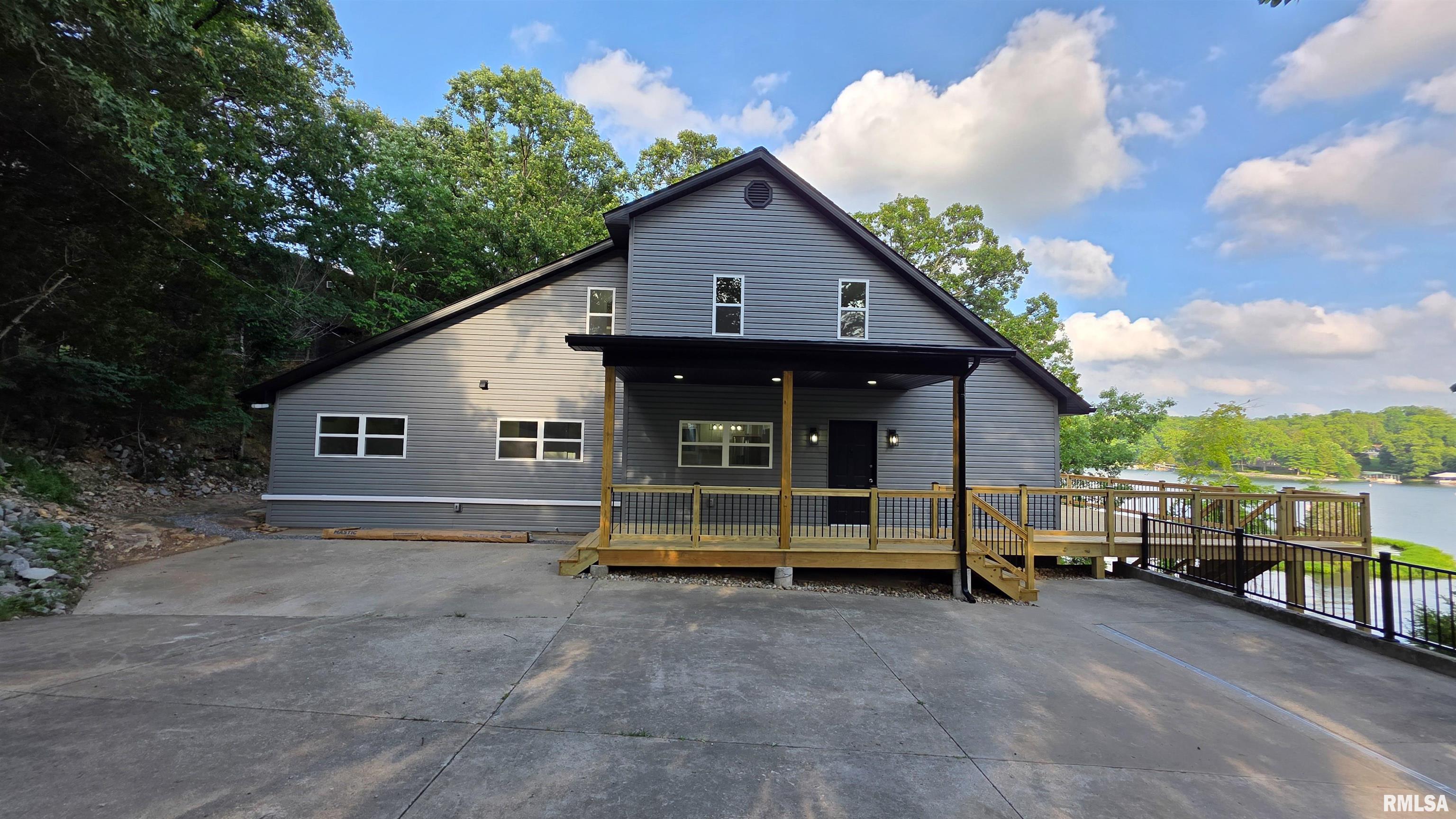 12185 Pebble Point Road Marion, IL 62959 - Photo 2 of 49