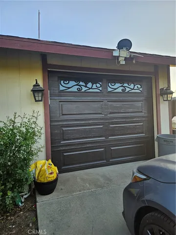 a close view of flowerpot and garden