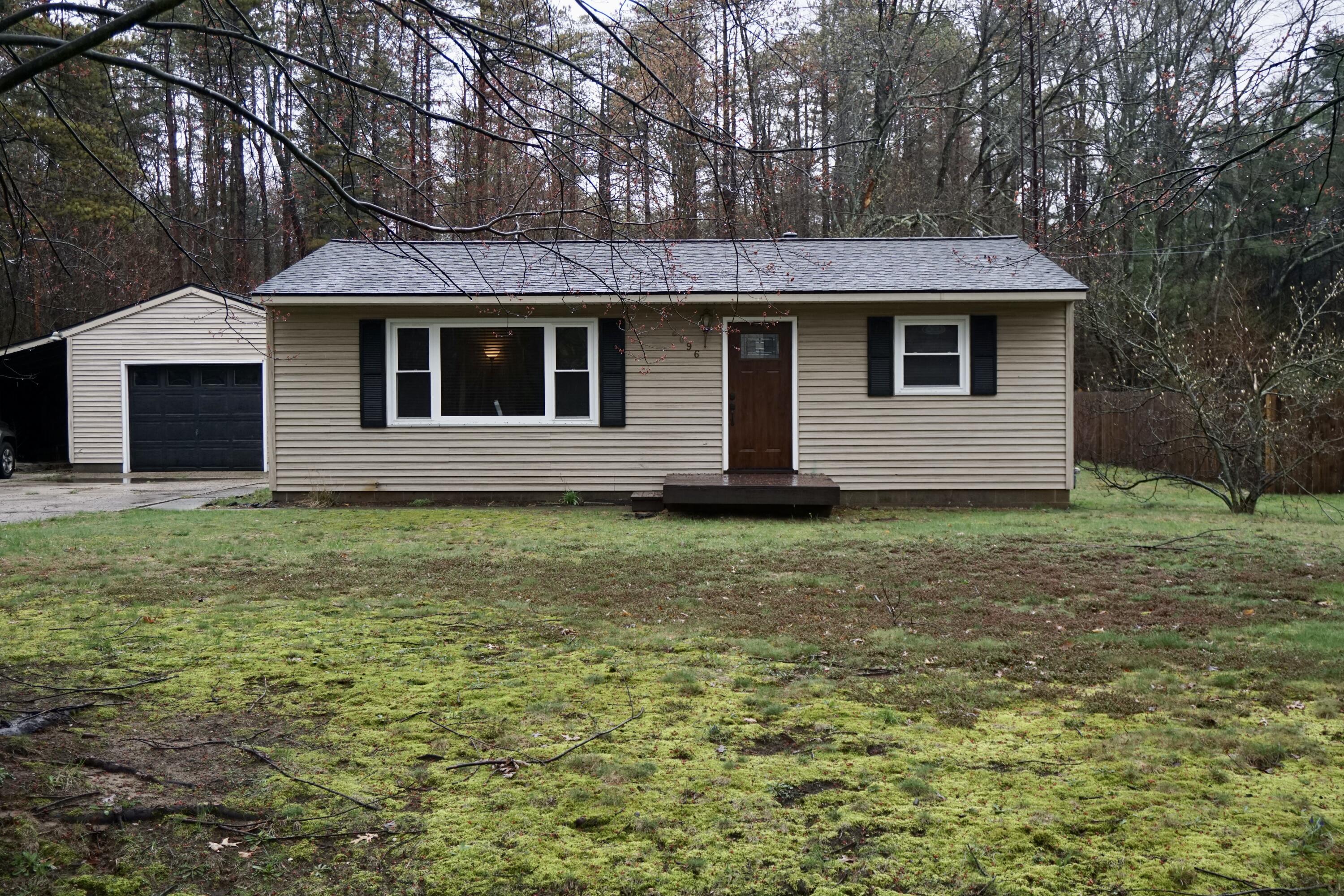 2096 Horton Road Muskegon, MI 49445 - Photo 2 of 28 DSC06081