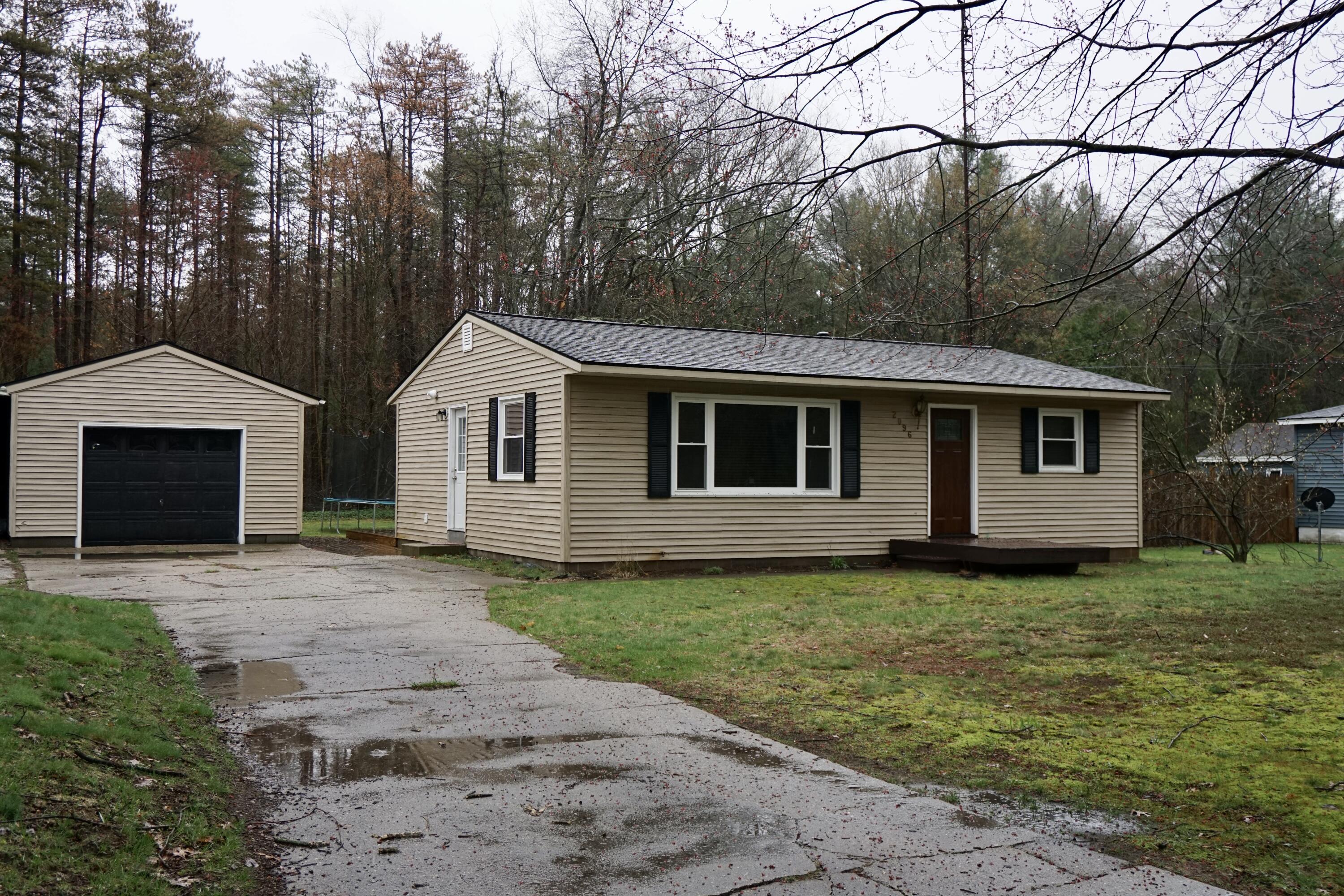 2096 Horton Road Muskegon, MI 49445 - Photo 4 of 28 DSC06080