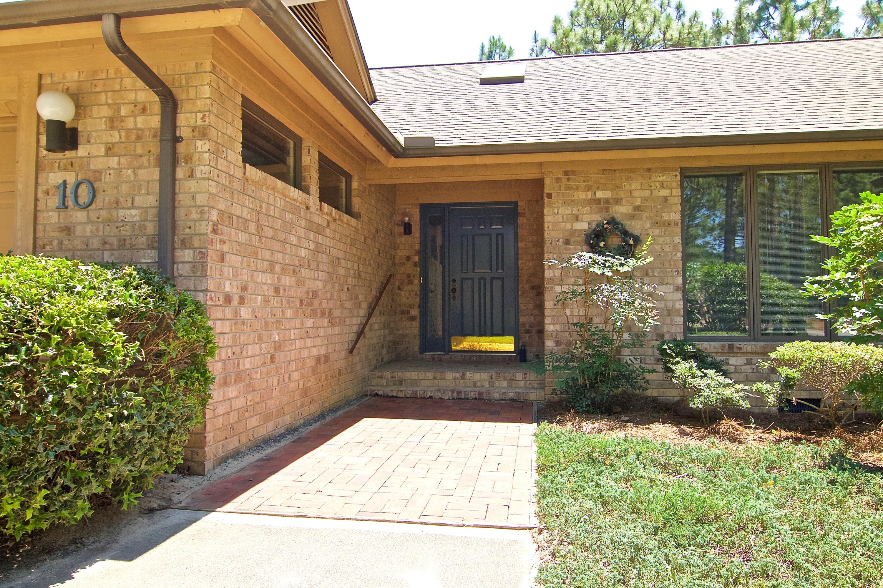 10 Driving Range Road Pinehurst, NC 28374 - Photo 2 of 25 10 Driving Range FRONT walkway
